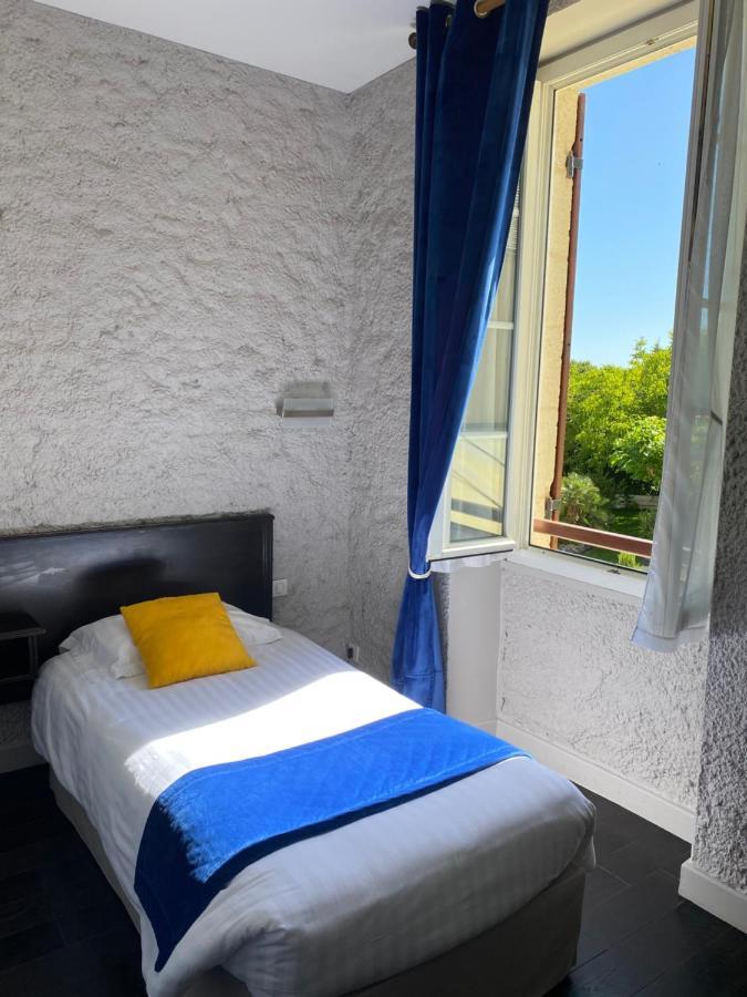 Hotel Logis Des Ducs 3*