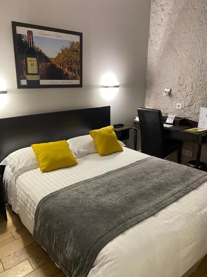 Logis Des Ducs Hotel 3*