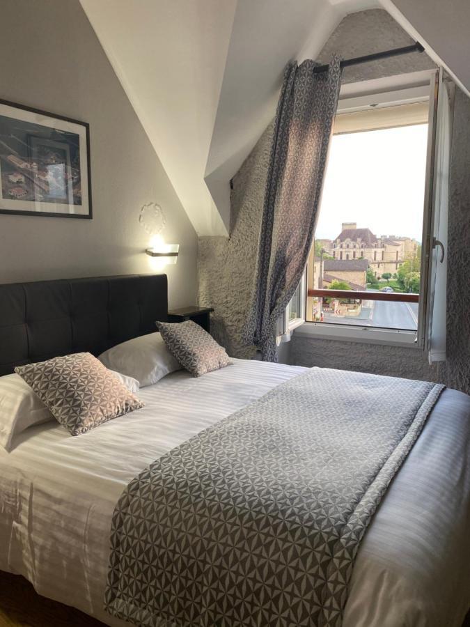 Hotel Logis Des Ducs Duras
